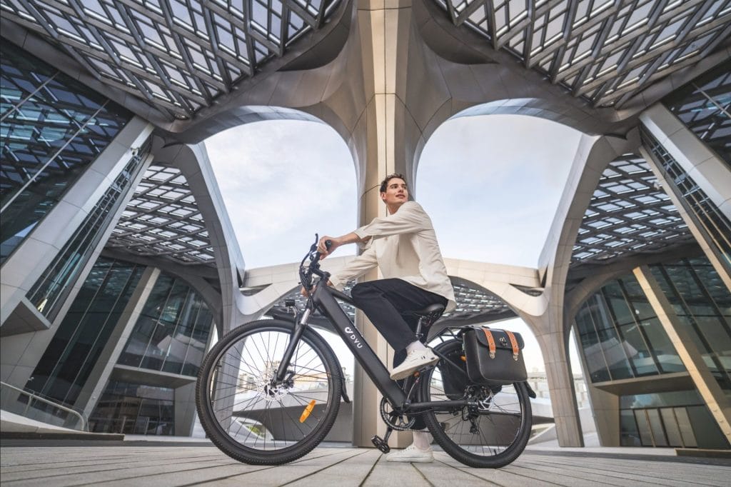 De Eco-Cheatcode: Hoe e-bikes je ecologische voetafdruk meer verkleinen dan het openbaar vervoer 1 De Eco-Cheatcode: Hoe e-bikes je ecologische voetafdruk meer verkleinen dan het openbaar vervoer 1