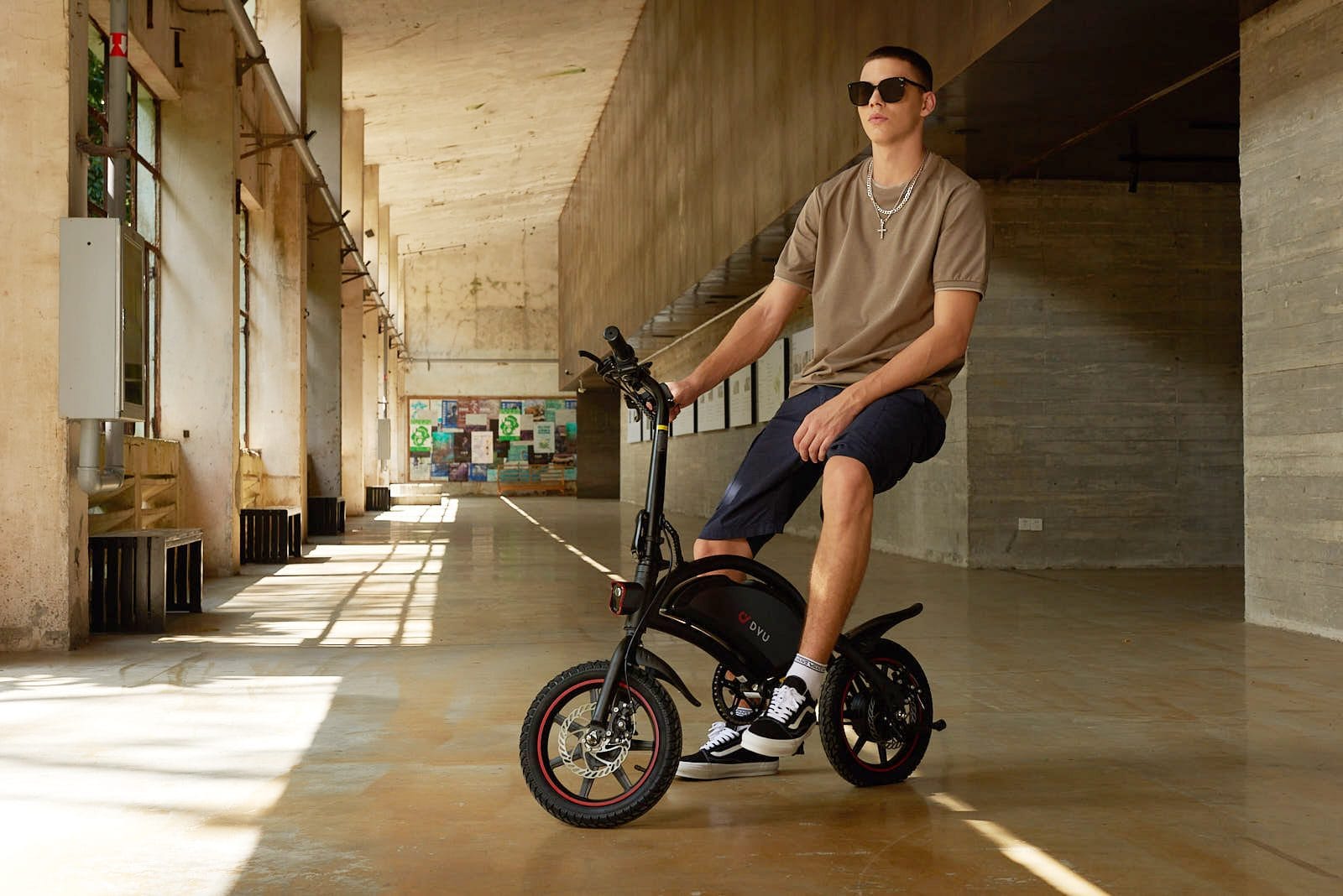 Beste Elektrische Fietsen om Online te Kopen in het Verenigd Koninkrijk: Opvouwbare Woon-werkfietsen & All-Terrain Modellen Onder £500 2 Beste Elektrische Fietsen om Online te Kopen in het Verenigd Koninkrijk: Opvouwbare Woon-werkfietsen & All-Terrain Modellen Onder £500 2