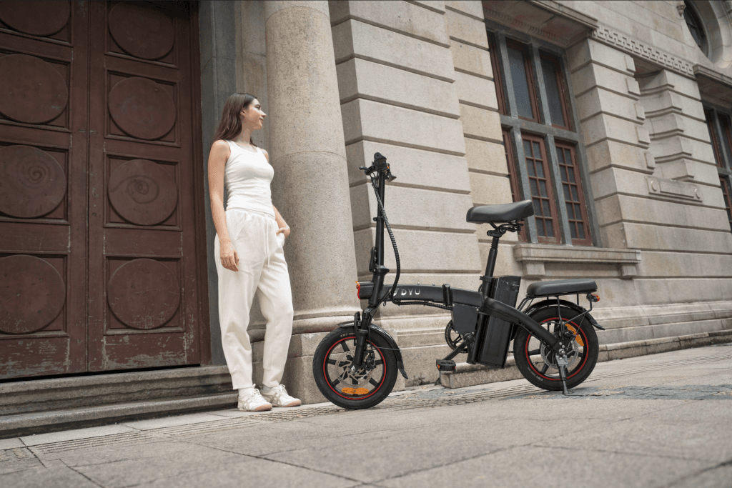 Fish & Chips Ontmoet Lithium-Ion: Waarom E-Bikes de Britse Identiteit Herdefiniëren 16 Fish & Chips Ontmoet Lithium-Ion: Waarom E-Bikes de Britse Identiteit Herdefiniëren 12