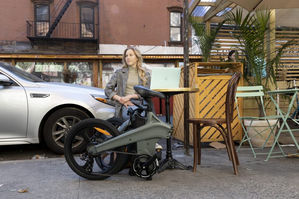 Koop een Elektrische Fiets voor Minimalistisch Woon-werkverkeer: Laat je Autosleutels Liggen, Bespaar Tijd en Ruimte 1 Koop een Elektrische Fiets voor Minimalistisch Woon-werkverkeer: Laat je Autosleutels Liggen, Bespaar Tijd en Ruimte 1