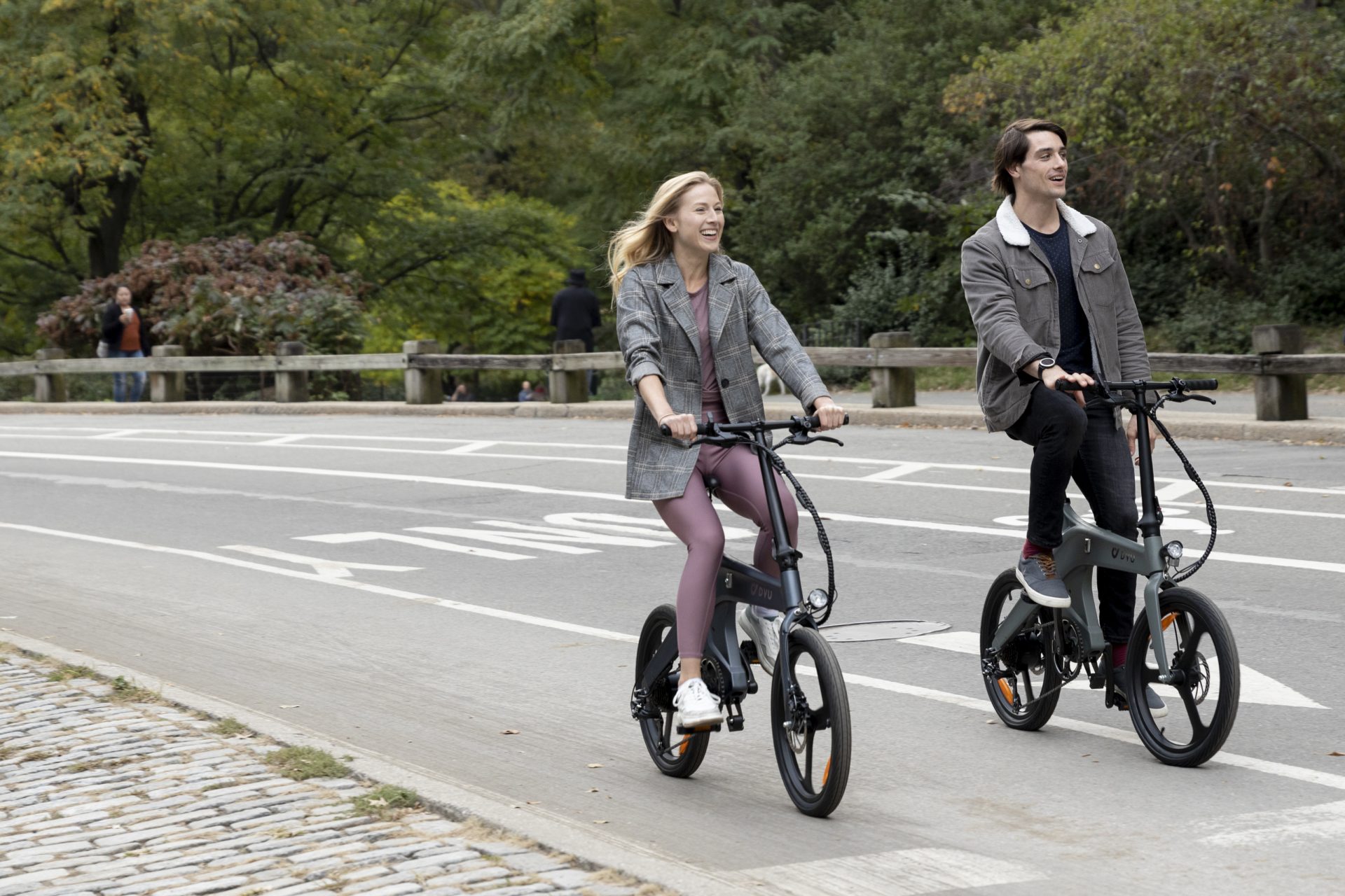 Koop een Elektrische Fiets voor Minimalistisch Woon-werkverkeer: Laat je Autosleutels Liggen, Bespaar Tijd en Ruimte 2 Koop een Elektrische Fiets voor Minimalistisch Woon-werkverkeer: Laat je Autosleutels Liggen, Bespaar Tijd en Ruimte 2
