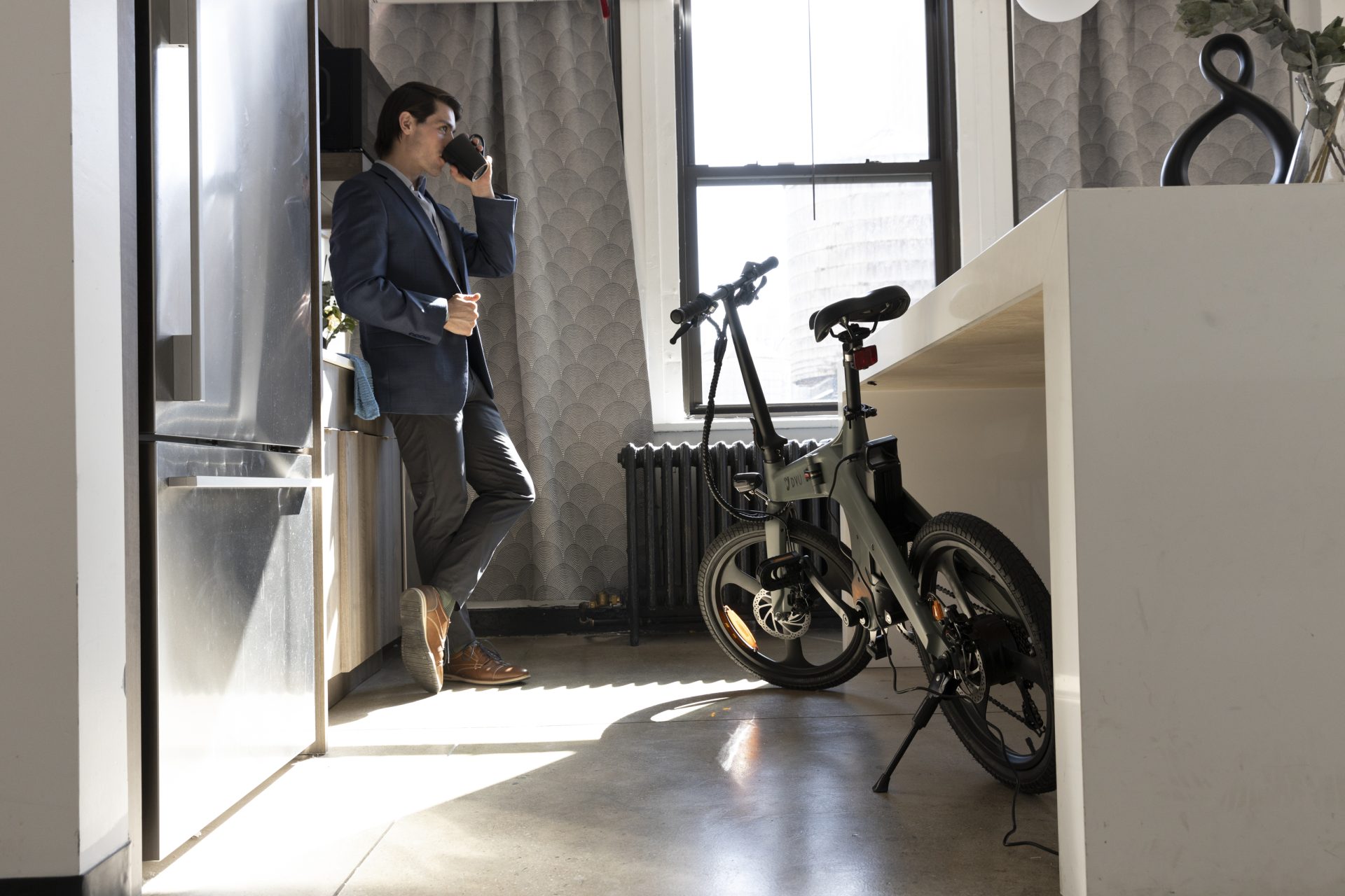 Koop een Elektrische Fiets voor Minimalistisch Woon-werkverkeer: Laat je Autosleutels Liggen, Bespaar Tijd en Ruimte 3 Koop een Elektrische Fiets voor Minimalistisch Woon-werkverkeer: Laat je Autosleutels Liggen, Bespaar Tijd en Ruimte 3